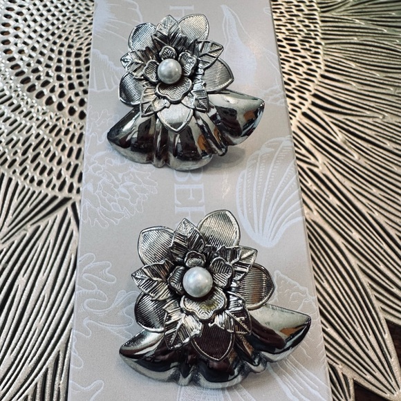 Lot of vintage pierced earrings and pins - Picture 8 of 12